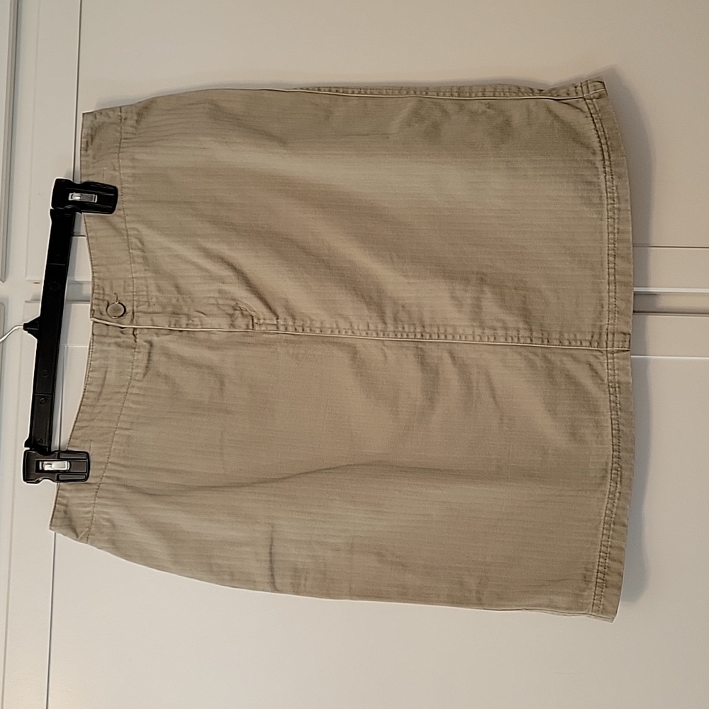 Van Heusen cotton skirt, light sage green, size 12, woven stripes, rear pockets,